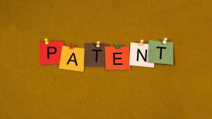 Delhi High Court Sets Aside Patent Refusal for Lack of Scientific Reasoning and Impermissible Hindsight Analysis