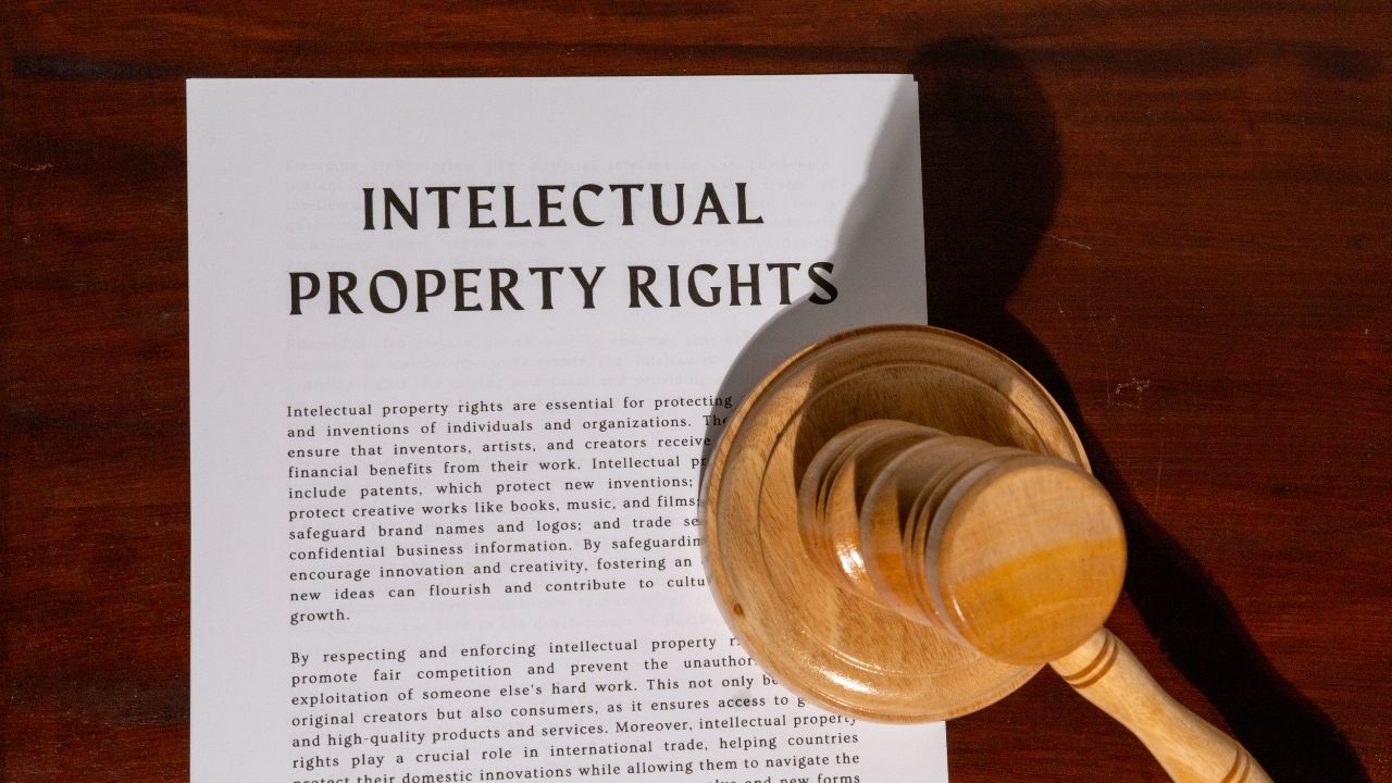 Bombay High Court Clarifies Protection for Descriptive Trademarks in Passing Off Actions: Prior Use and Acquired Distinctiveness Remain Key